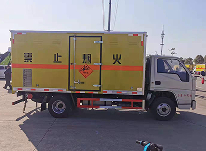 周宁爆破器材运输车工人安全操作规范与智能技术保障